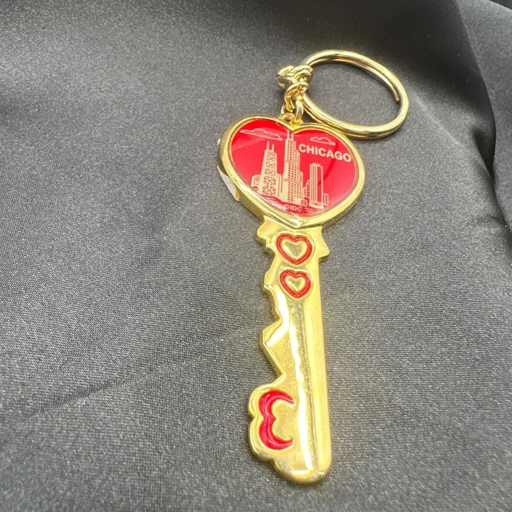 Vintage Y2K Chicago Gold Tone Red Enamel Heart Key Keychain Classic Jewelry Boho